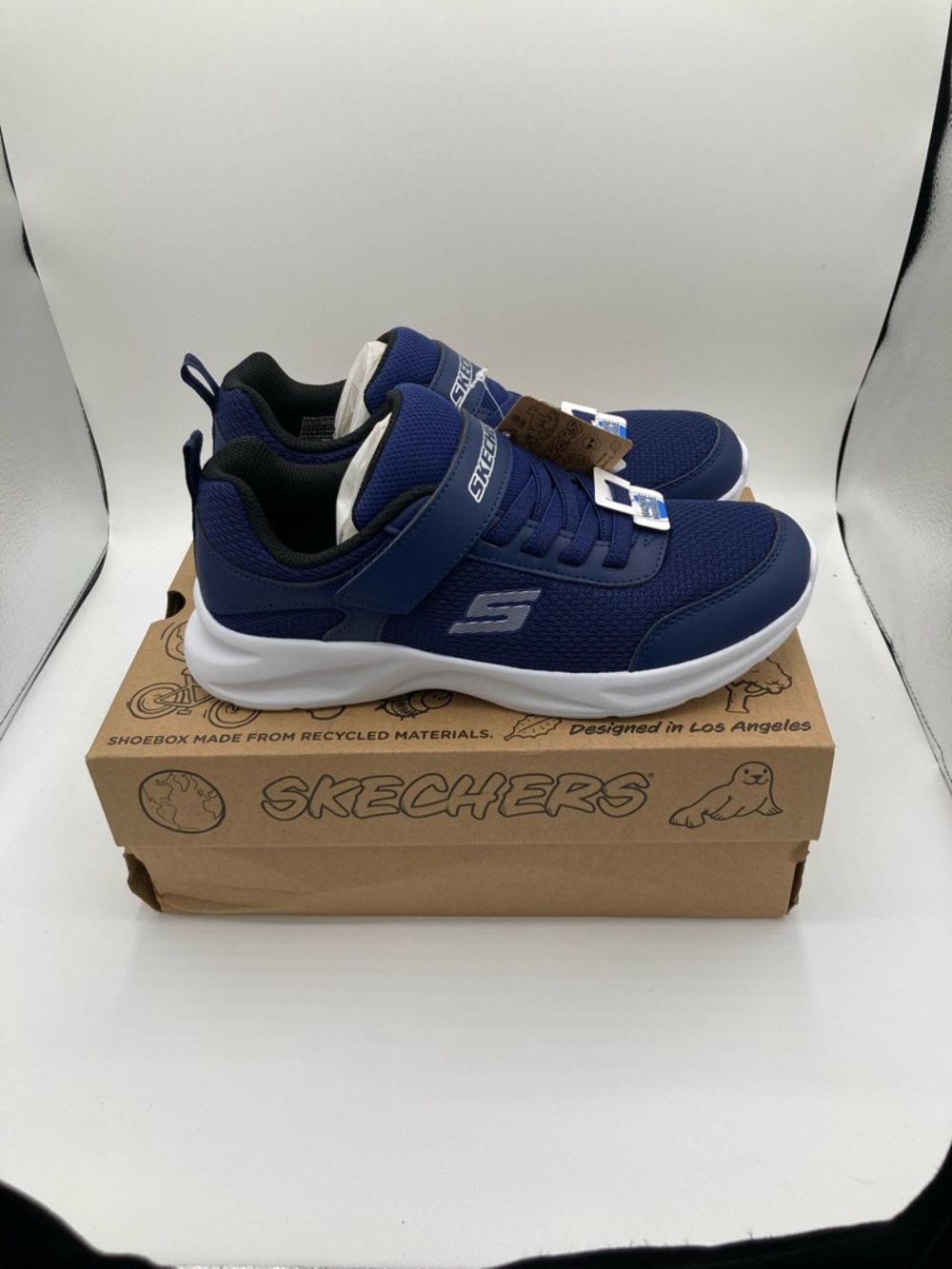 Skechers Unisex-Child Dynamatic, Navy Blue Boys Size 4.5 Sneakers